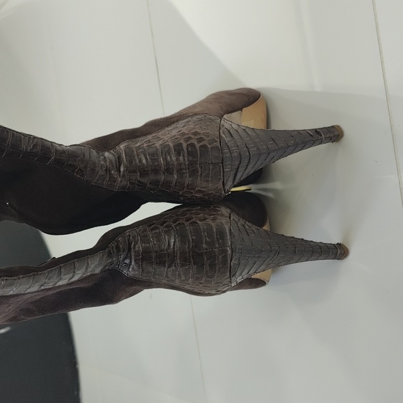 Boots - Picture 3 of 4